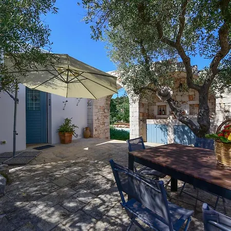 Trulli Cortese With Pool Cisternino