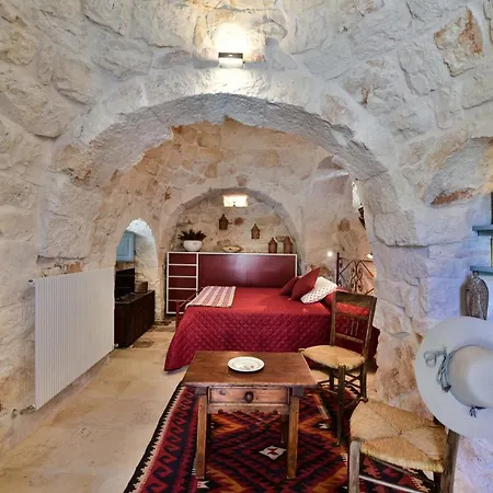 Trulli Cortese With Pool דירה *