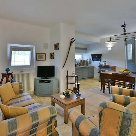 Trulli Cortese With Pool Apartment