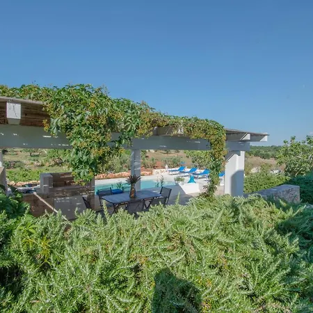 Trulli Cortese With Pool * צ'יסטרנינו