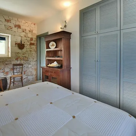 Trulli Cortese With Pool Cisternino
